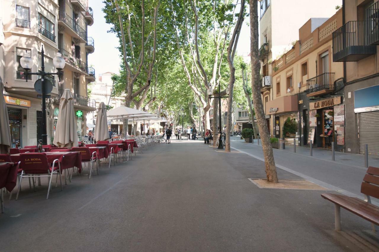 Basic Platja Apartment Barcelona Luaran gambar